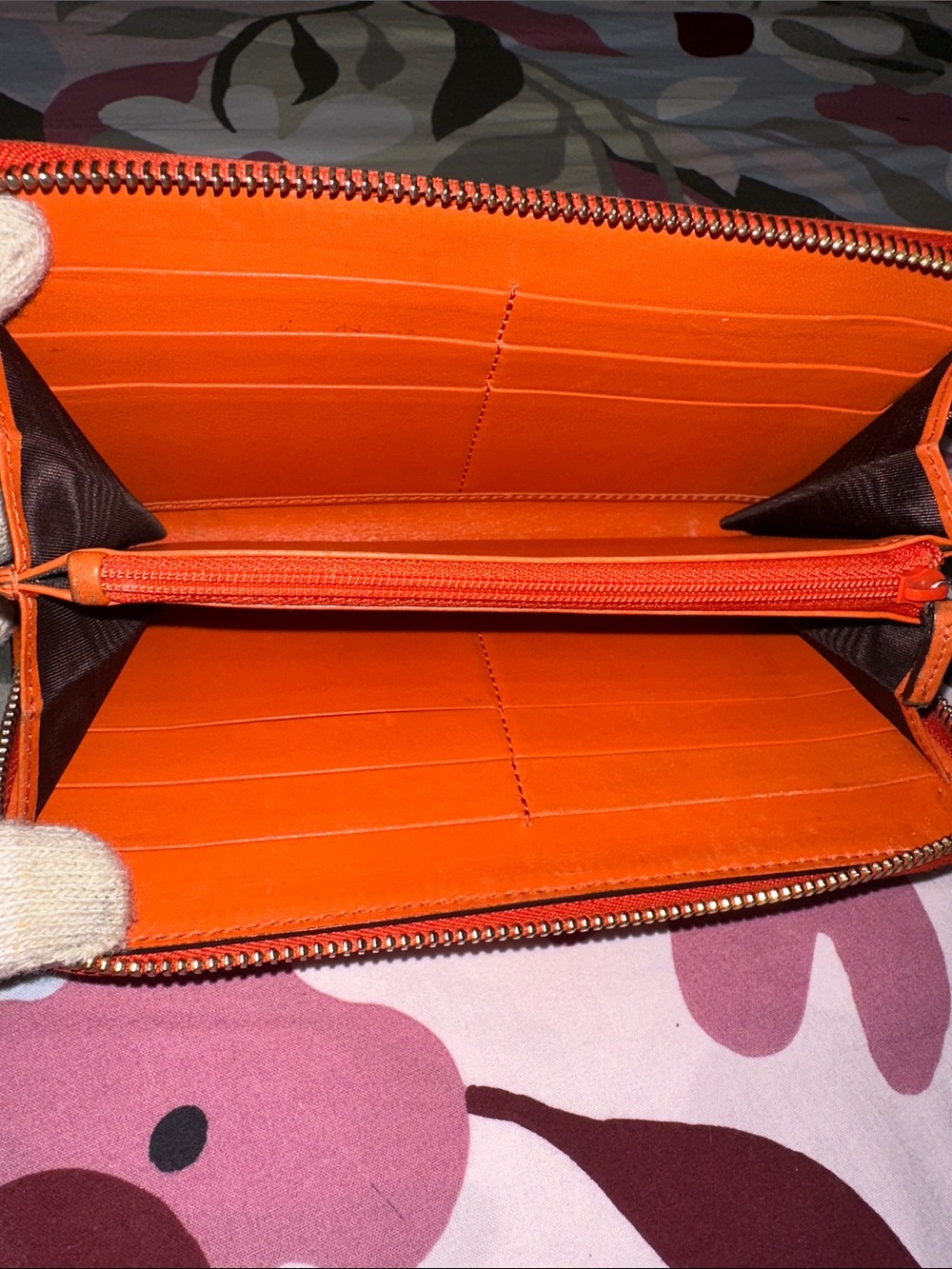 Gucci Orange Quilted Leather Zip Wallet - Picture 8 of 13